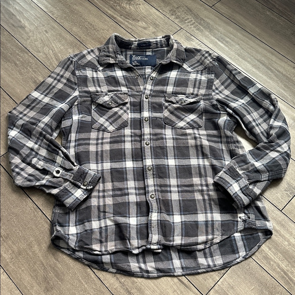 GUC American Eagle AEO Mens L Vintage Fit Blue Plaid Pearl Snap Shirt Flannel